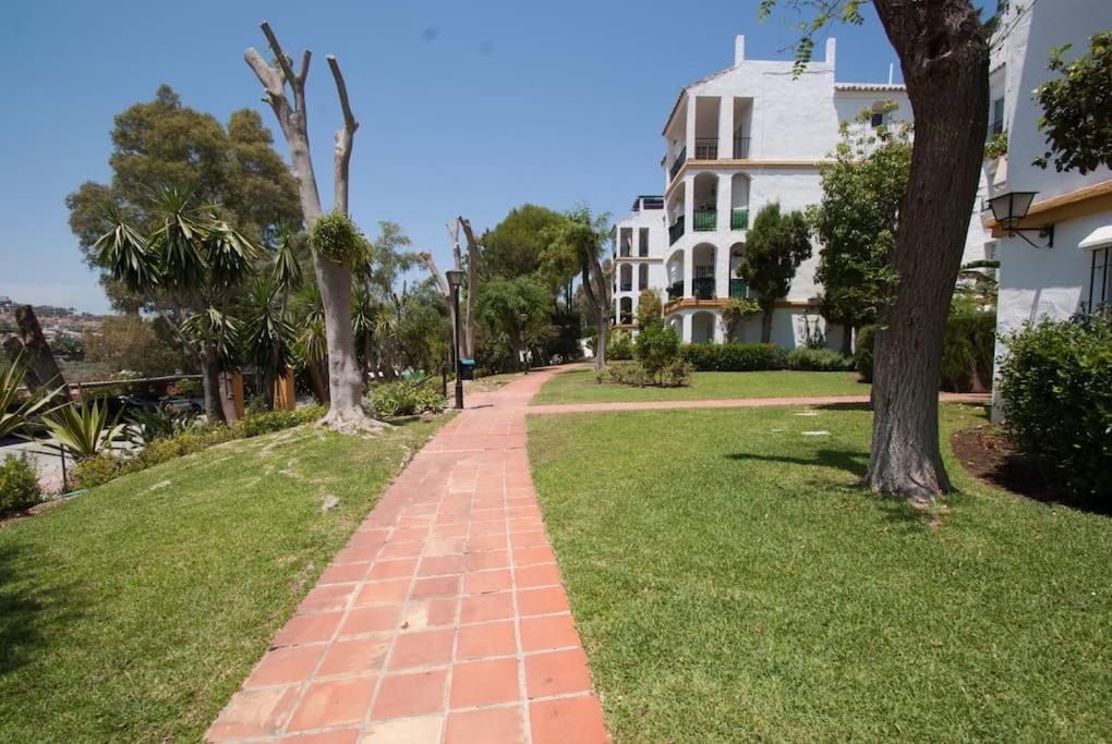 Apartamento Con Piscina Cerca Del Golf En Atalaya - Atalaya Del Golf 31 Estepona Exterior photo
