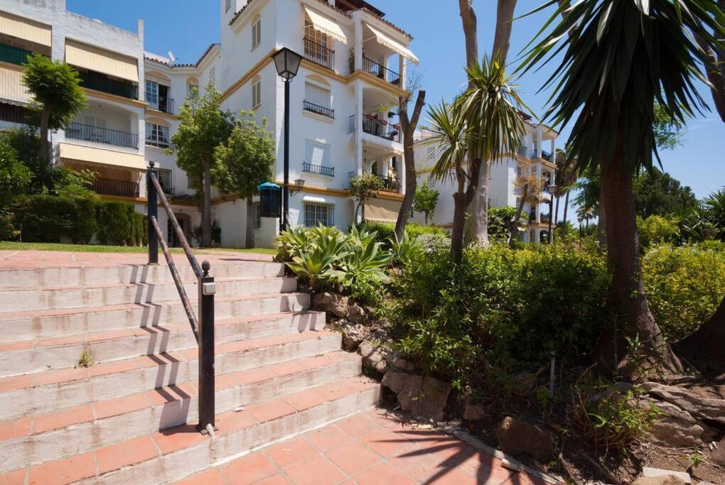 Apartamento Con Piscina Cerca Del Golf En Atalaya - Atalaya Del Golf 31 Estepona Exterior photo